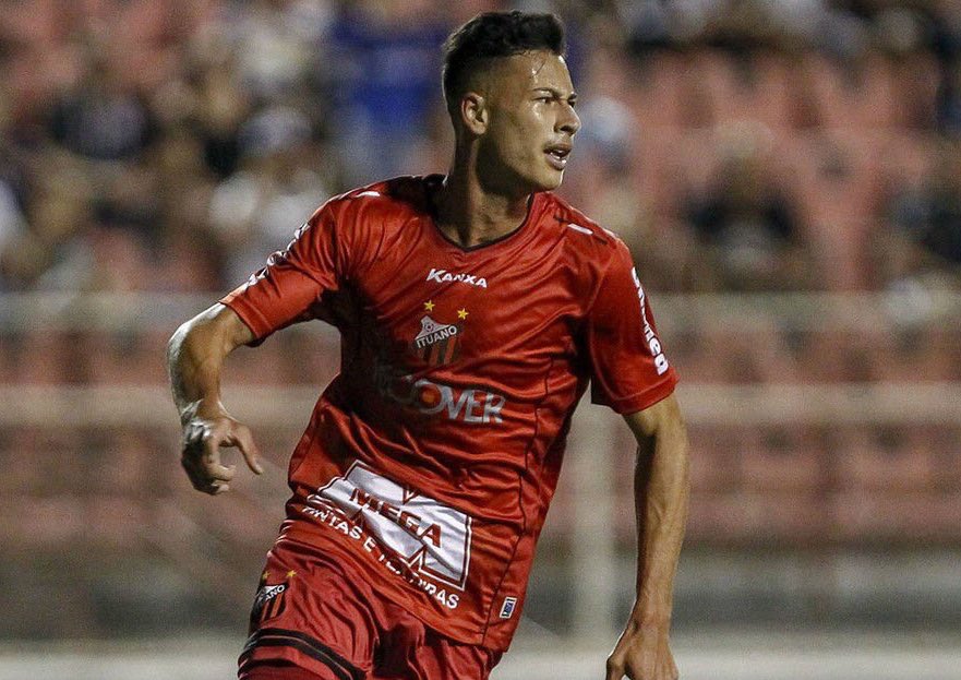 4 sự thật thú vị về tân binh tuổi teen sắp cập bến Arsenal