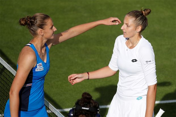 Gia tộc Pliskova đại chiến: Chiến thắng lịch sử đáng mừng hay không!