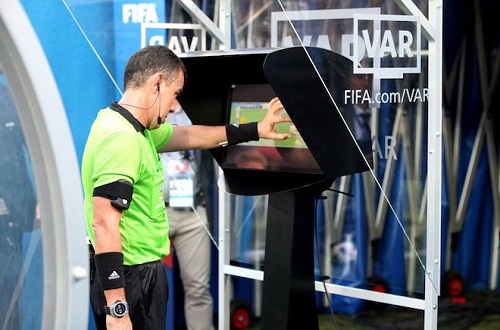 Công nghệ VAR lại lỡ hẹn với V.League
