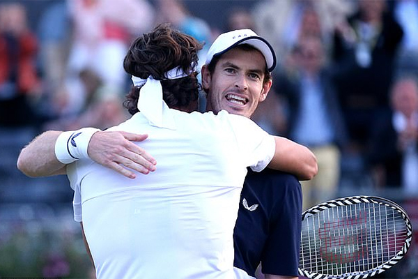 Andy Murray vào chung kết ngay lần đầu trở lại!