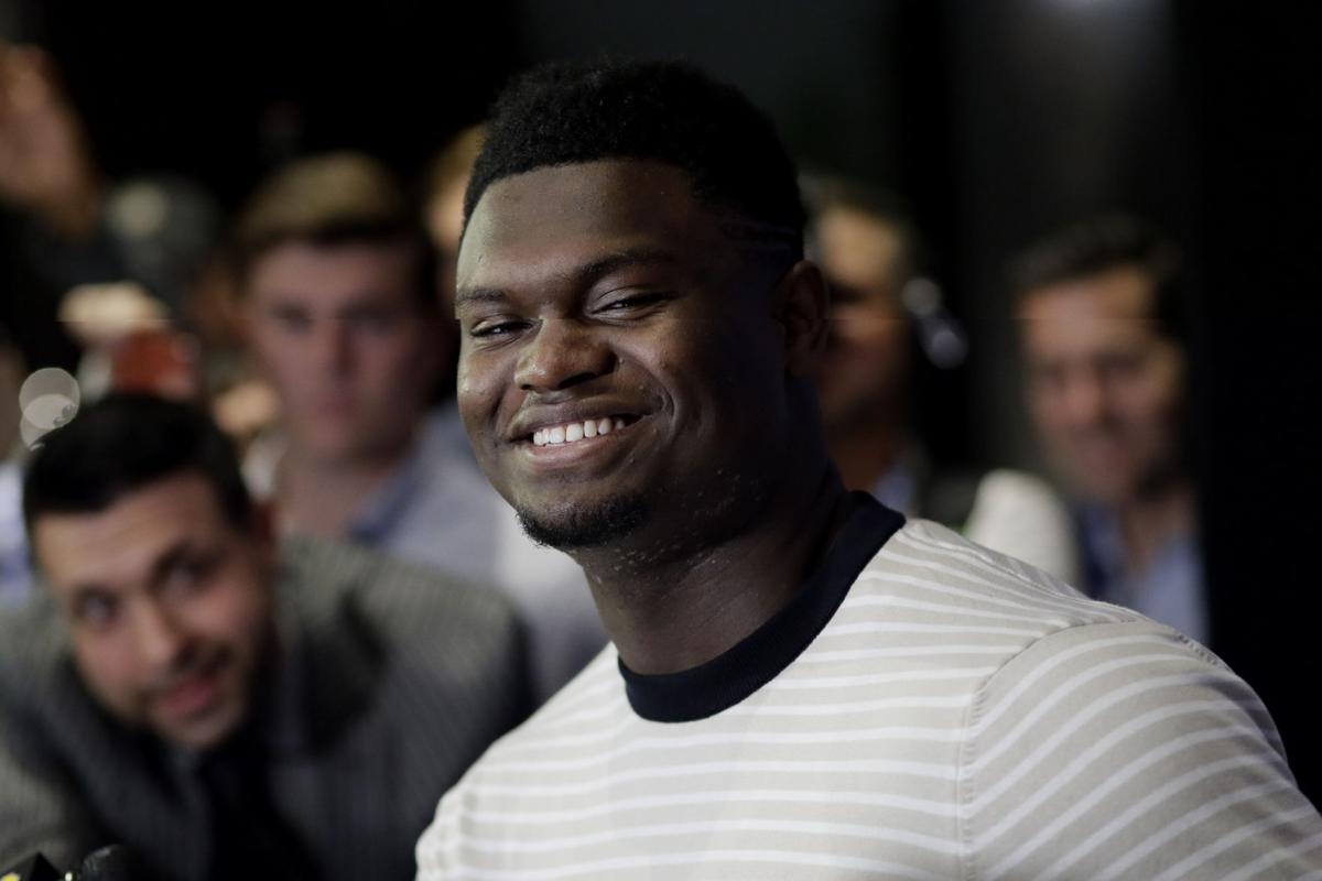 Đồng đội khẳng định "siêu tân binh" Zion Williamson rất giống huyền thoại Magic Johnson