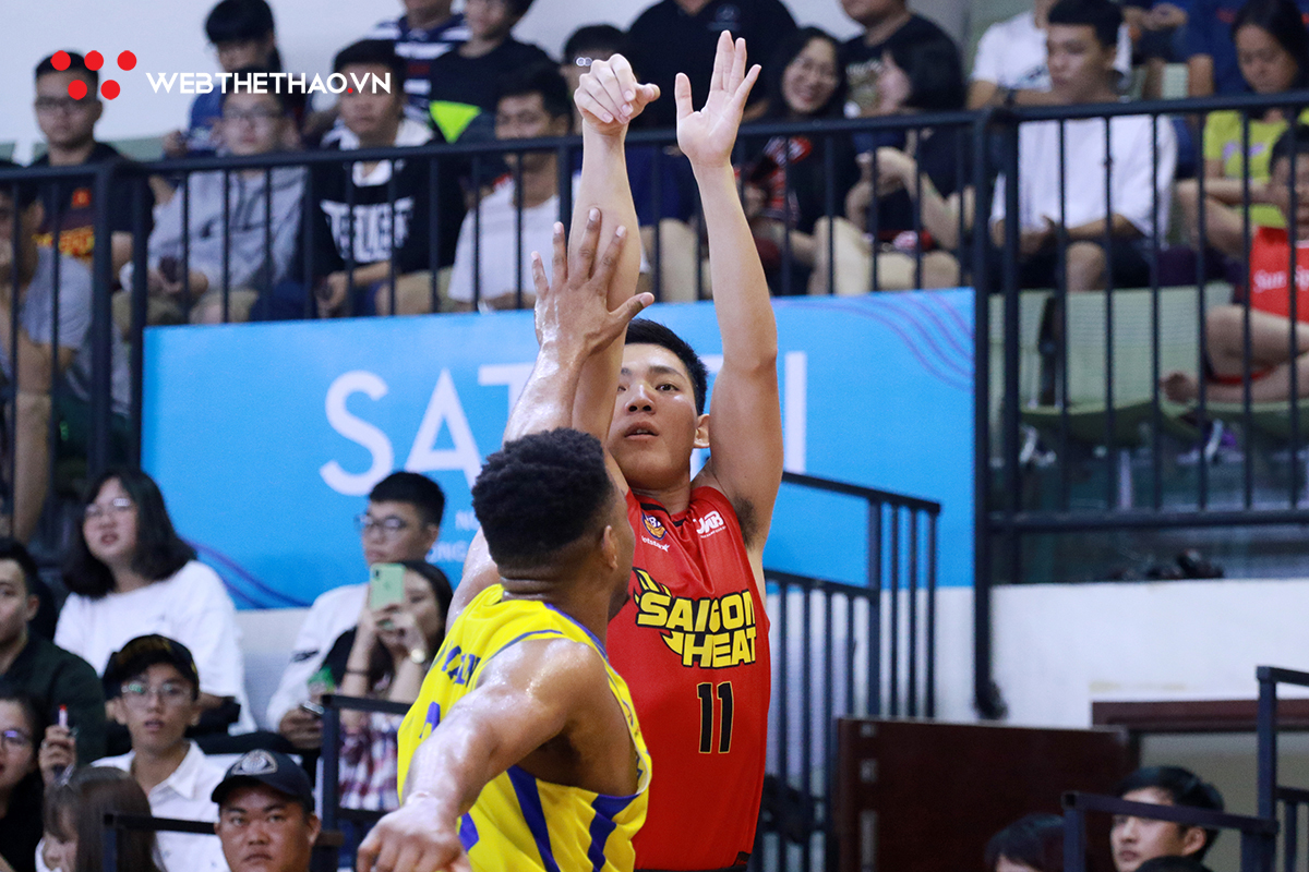 CĐV thay nhau tiếc cho Võ Kim Bản khi tài năng trẻ của Saigon Heat hụt danh hiệu MVP đầu tiên trong sự nghiệp