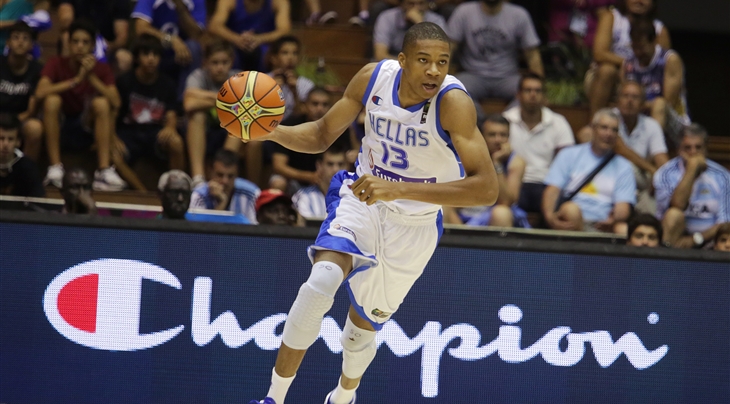 MVP Giannis Antetokounmpo cũng từng tắt điện trước Philippines tại FIBA World Cup