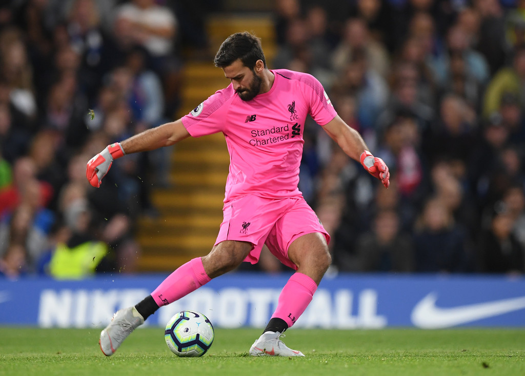 Trước tứ kết Copa America, Alisson được ca ngợi về tác động tuyệt vời cho Liverpool và Brazil