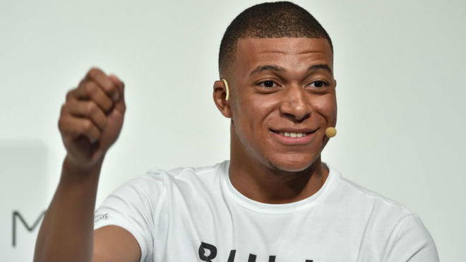 Mbappe từ chối gia hạn với hợp đồng với PSG