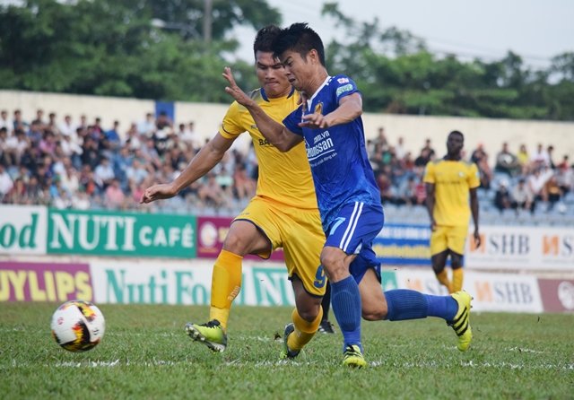 SLNA vs Quảng Nam: Khi tấm vé xuống hạng treo lơ lửng trên đầu