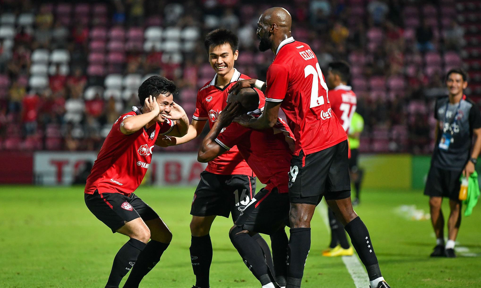 Kết quả Prachuap vs Muangthong (1-2): Tiếp đà hồi sinh