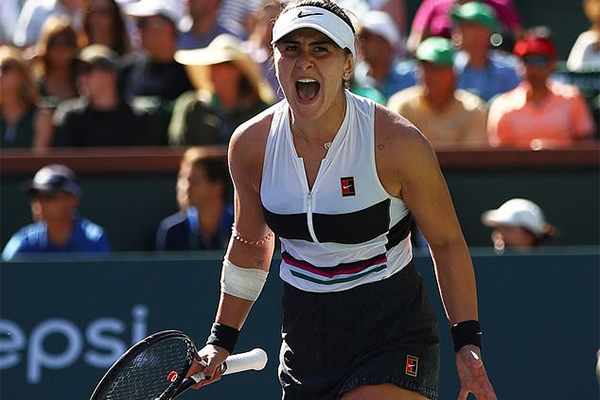 Wimbledon mùa này đỏ thắm lá phong!