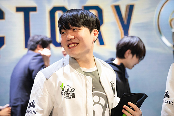 Rookie trở lại trước thêm Rift Rivals 2019