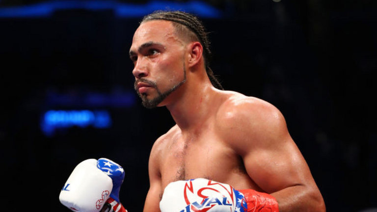 Thurman: "Pacquiao chẳng còn bén nữa, anh ta nên chơi bóng rổ thì hơn"