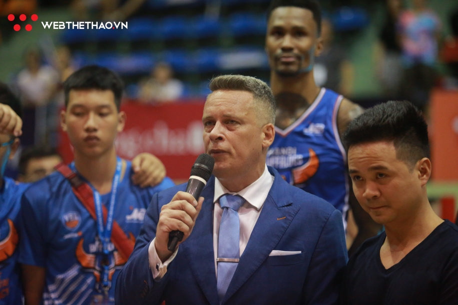 HLV Todd Purves tiết lộ điểm đến sau khi chia tay Hanoi Buffaloes