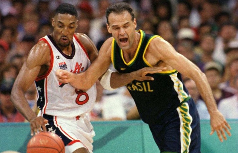 Thần tượng của Kobe Bryant - Oscar Schmidt và hành trình từ bỏ NBA để trở thành kỷ lục gia FIBA World Cup