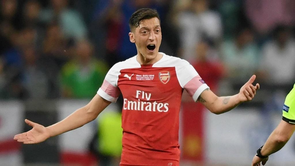 Tin chuyển nhượng tối 8/7: Fenerbahce đề xuất trả 60% mức lương cho Mesut Ozil
