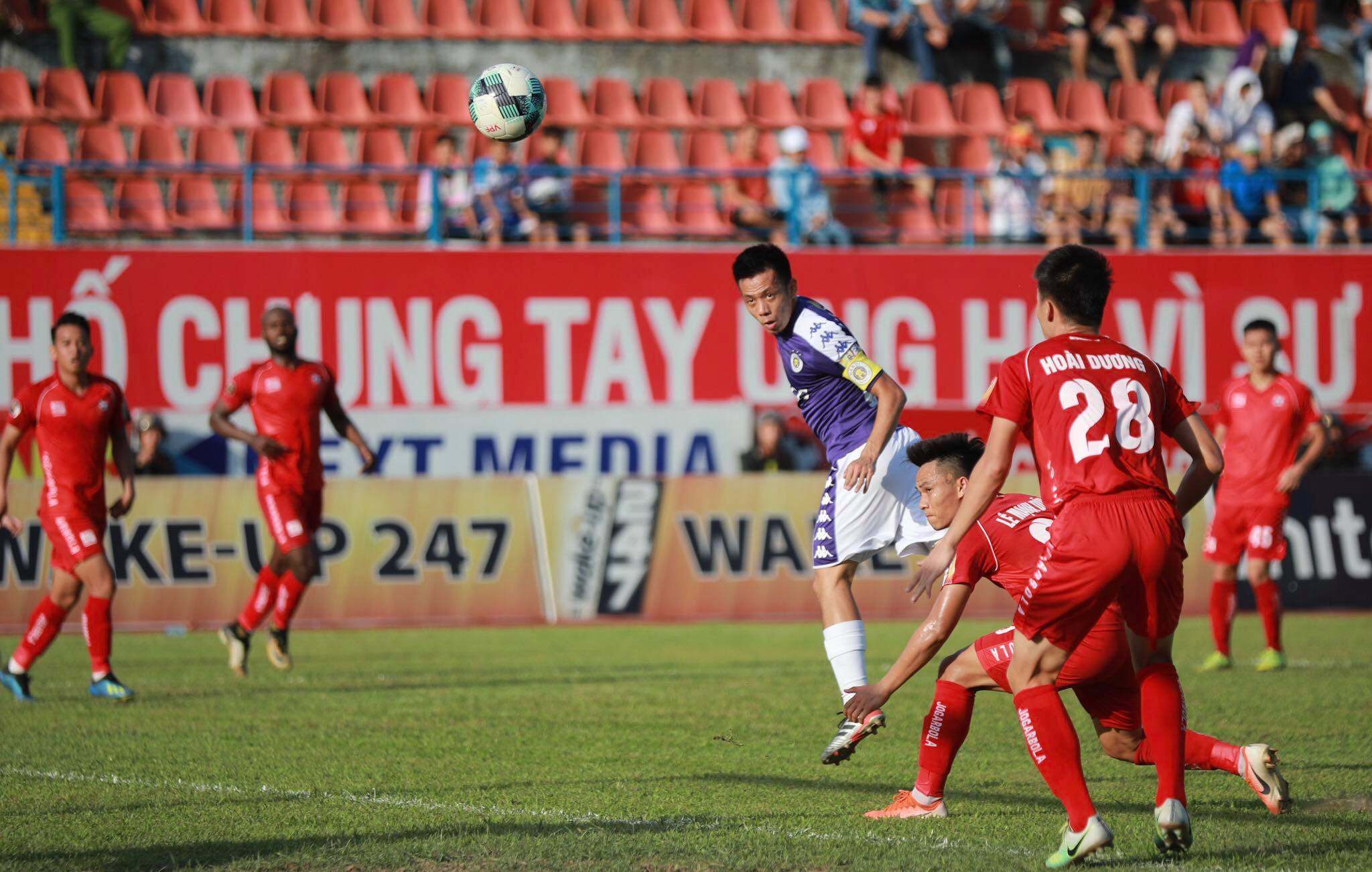 Xóa dớp không thắng trên sân khách, Hà Nội trở lại ngôi đầu V.League
