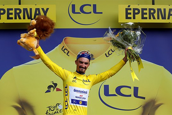 Chặng 3 Tour de France 2019: Julian Alaphilippe tước áo vàng của Mike Teunissen