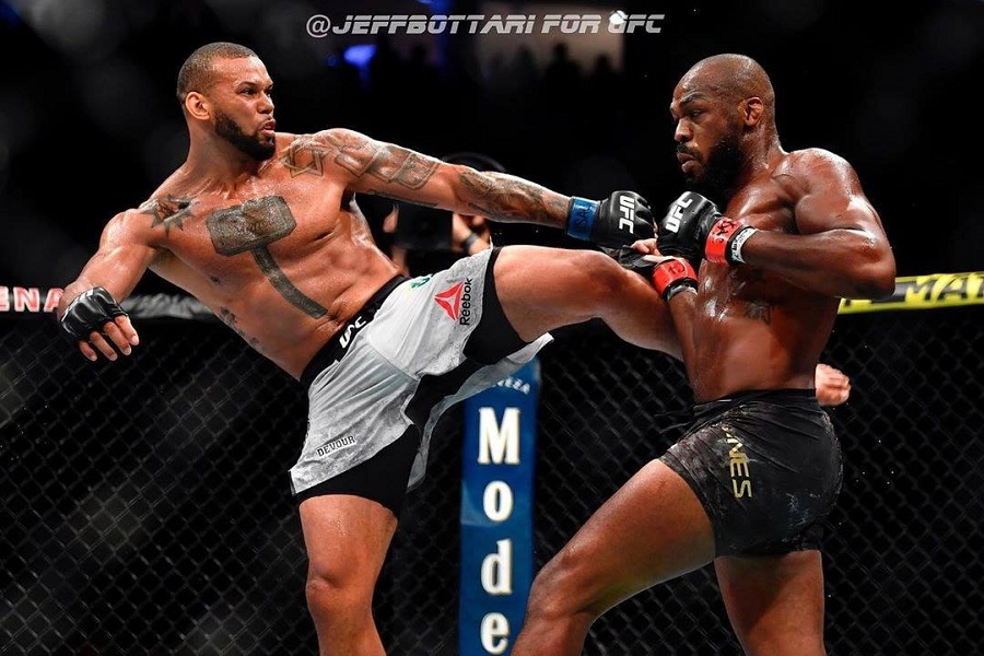 Thiago Santos lĩnh tới 4 chấn thương nghiêm trọng trong trận đấu với Jon Jones