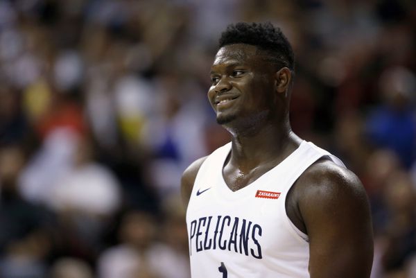Zion Williamson vẫn muốn ở lại Duke thi đấu