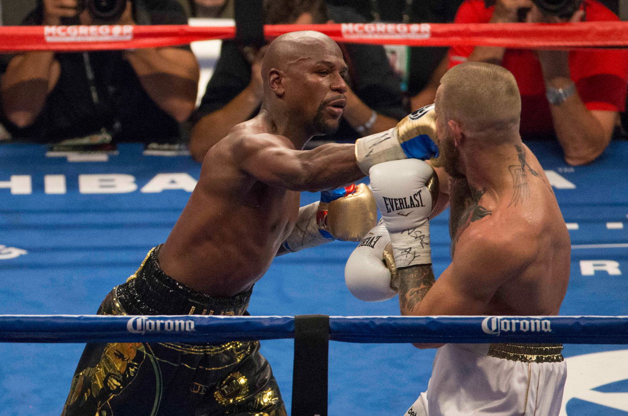 Floyd Mayweather cười khẩy vào ý định tái đấu của đội McGregor: "Một lũ hề!"