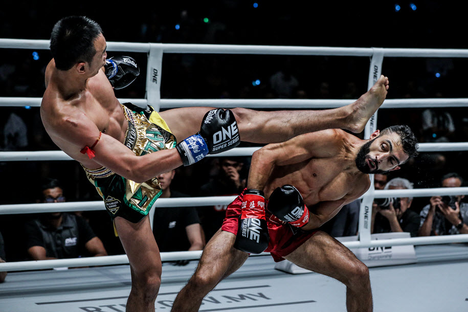 Michelle Nicolini đánh bại Angela Lee với màn thể hiện Grappling đẳng cấp