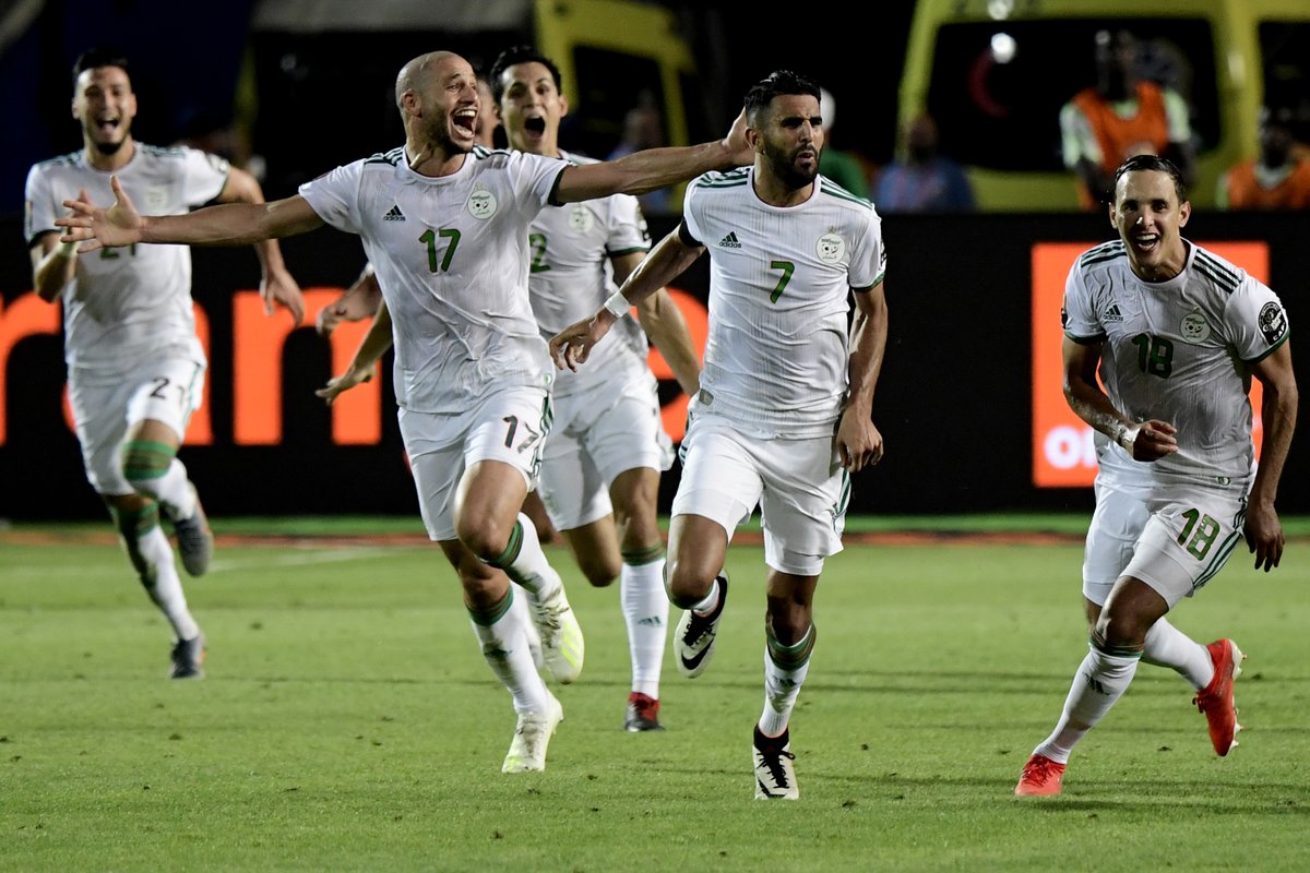 Mahrez đưa Algeria vào chung kết, Mane và Senegal tranh chức vô địch