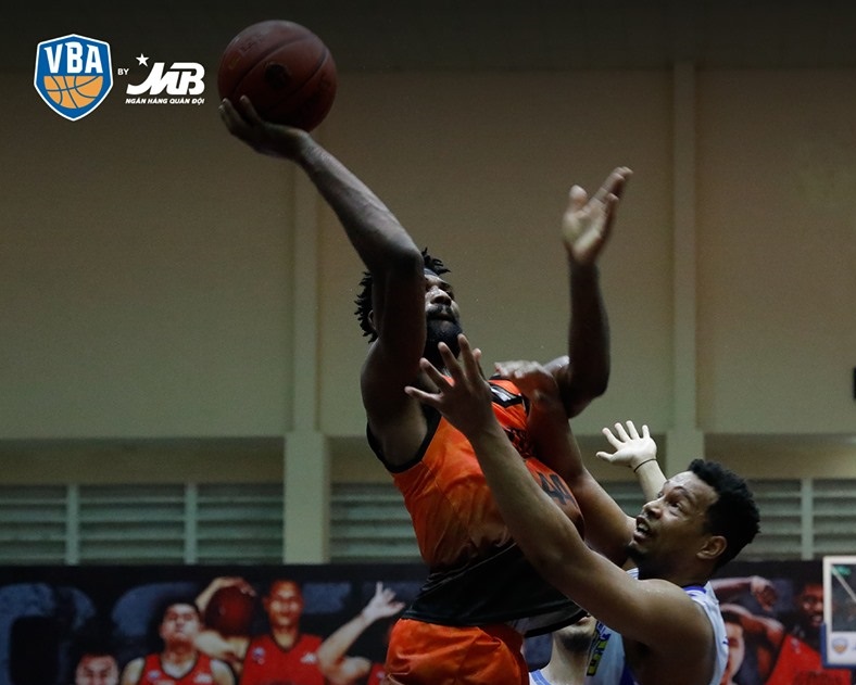 Anthony January đi tắm sớm, Danang Dragons nhận thất bại ở phút cuối