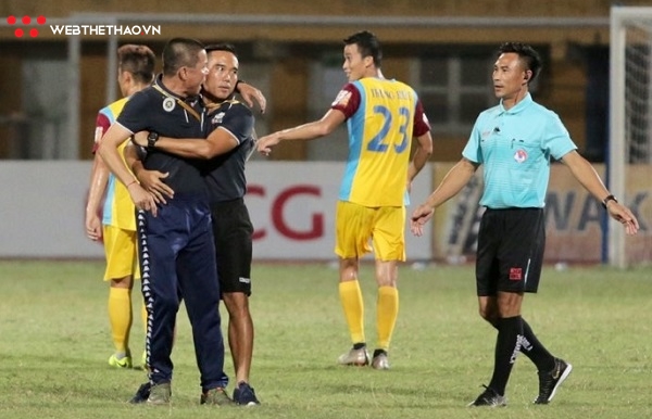 Án kỷ luật vòng 15 V.League 2019: Hà Nội mất HLV trưởng trước đại chiến với HAGL