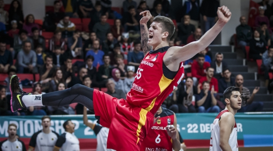 Đàn em của Dirk Nowitzki từ chối dự FIBA World Cup 2019 vì lo cho sự nghiệp NBA