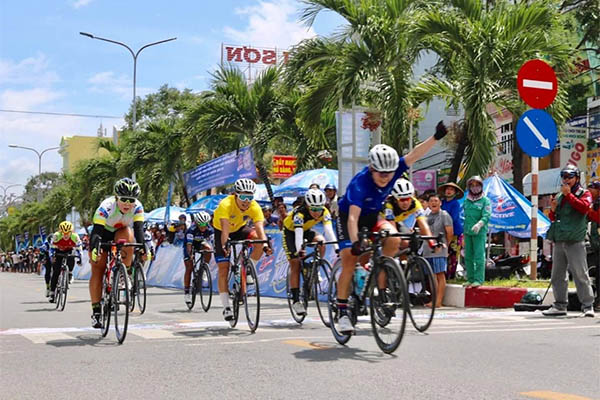 Giải xe đạp nữ quốc tế truyền hình An Giang 2019: Áo xanh về tay Kim Hyun Ji