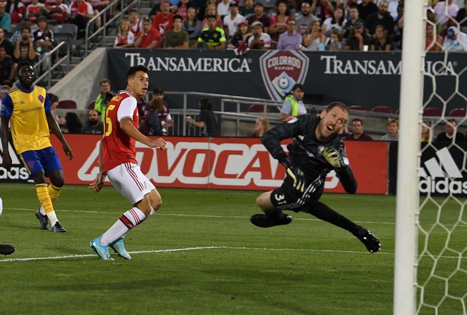 Mèo tiên tri dự đoán Arsenal vs Fiorentina (ICC 2019)