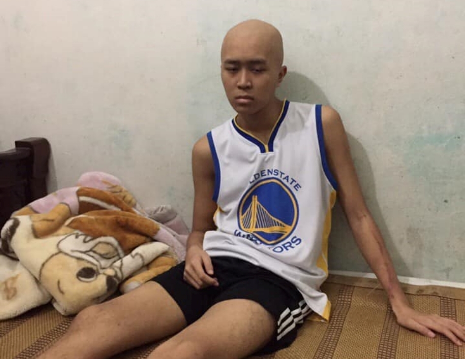 VBA ném 3 điểm chung tay giúp đỡ "baller" 18 tuổi bị ung thư