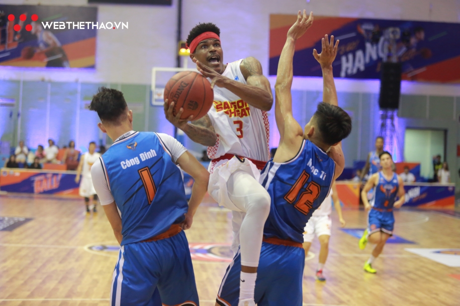 Ném 9% từ vạch 3 điểm, Hanoi Buffaloes gần như hết cửa tham dự playoffs