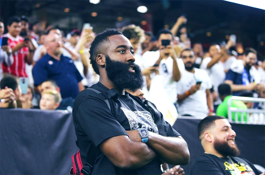 Bị một fan nhí "bóc phốt" chạy bước, nghe James Harden đáp trả "chất hơn nước cất"