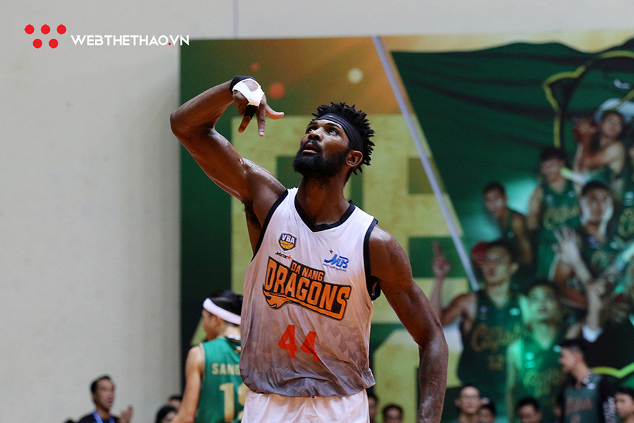 Catfish và Dragons dội mưa 3 điểm, hoàn tất cú "MVP" quyên góp cho Thanh Tùng