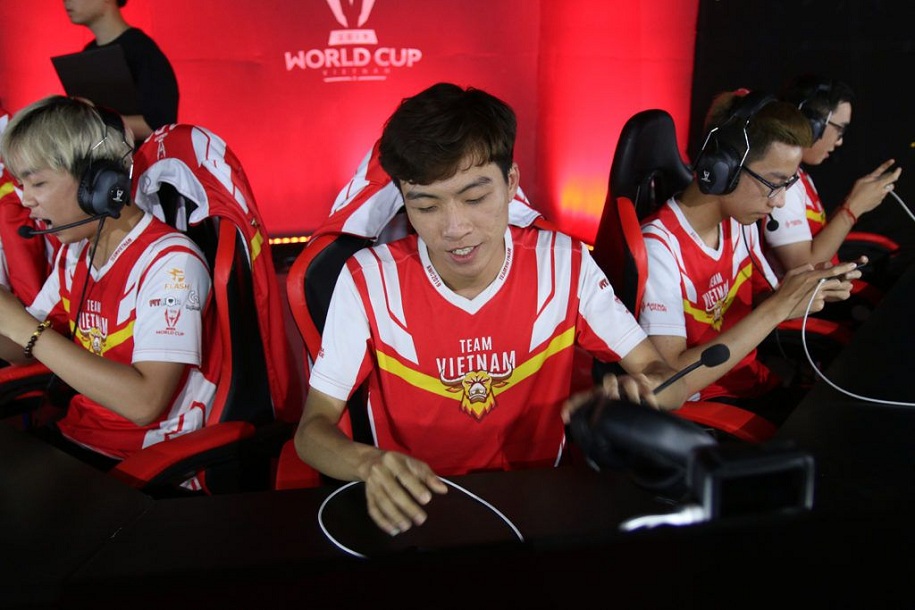 Sau chức vô địch AWC 2019, Team Flash hướng tới SEA Games 2019
