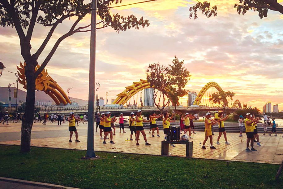 Chàng trai hát quốc ca tại các giải chạy ở 50 bang nước Mỹ kể về Đà Nẵng Marathon