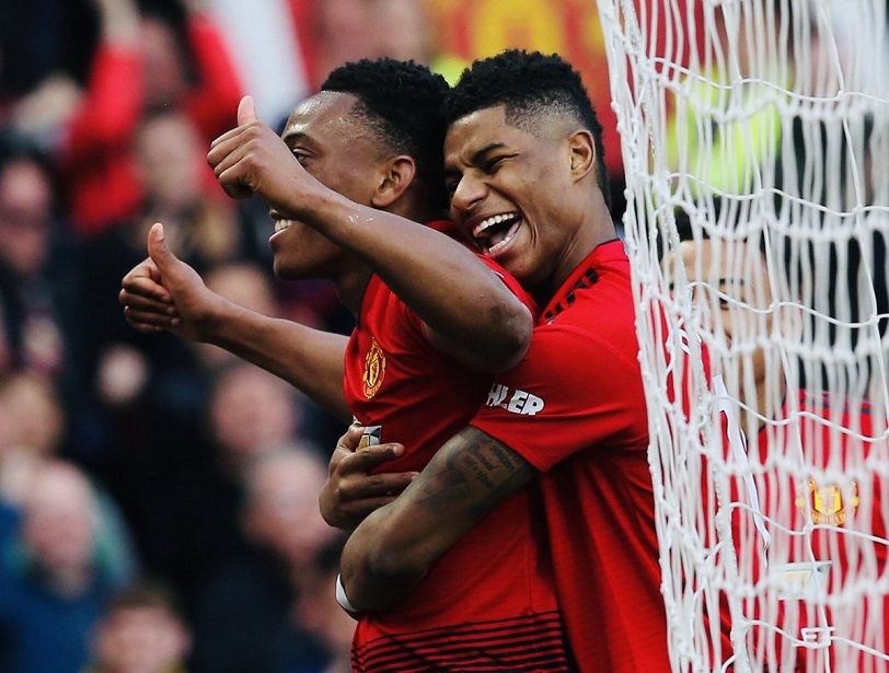 MU đối mặt với câu hỏi hóc búa về Martial trên hàng công