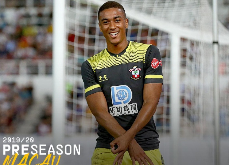 Kết quả Guangzhou R&F vs Southampton (0-4): Đòn kết liễu phút bù giờ