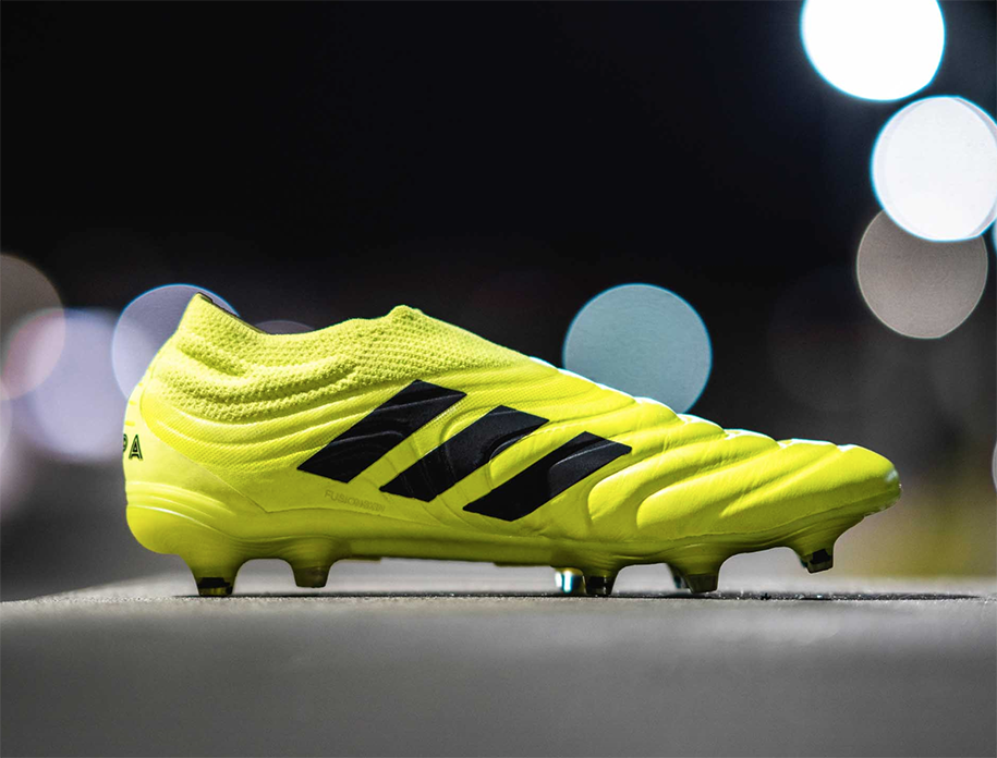 Sắc màu quyến rũ của BST adidas Hardwired đầy ấn tượng