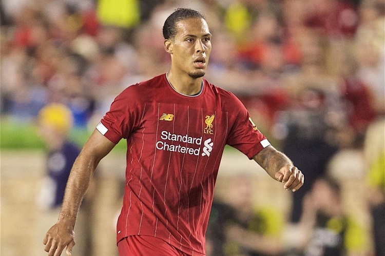 Liverpool khó xử với bài toán liên quan đến Van Dijk trước Siêu Cúp Anh