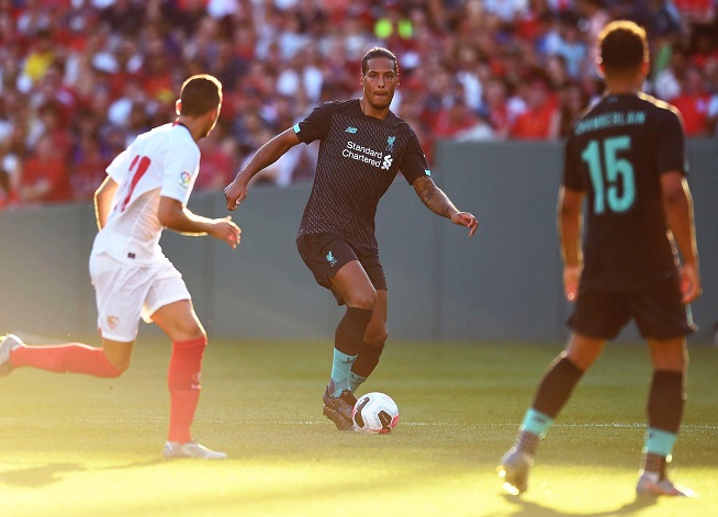 Liverpool khó xử với bài toán liên quan đến Van Dijk trước Siêu Cúp Anh