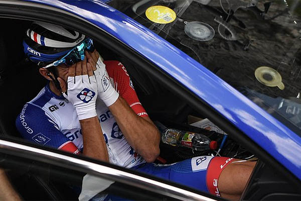 Chặng 19 Vòng đua nước Pháp: Chấn thương hủy diệt giấc mộng của Thibaut Pinot
