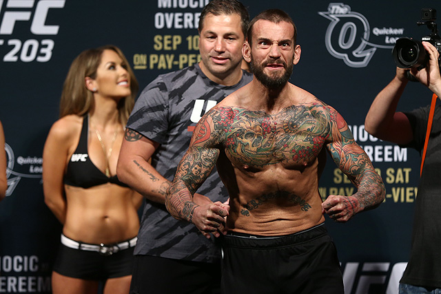 CM Punk vẫn muốn đấu MMA, nhưng không phải cho UFC