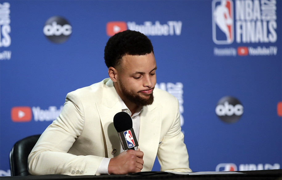 Hồi tưởng về Finals 2019: Stephen Curry thậm chí còn không đi nổi sau Game 6