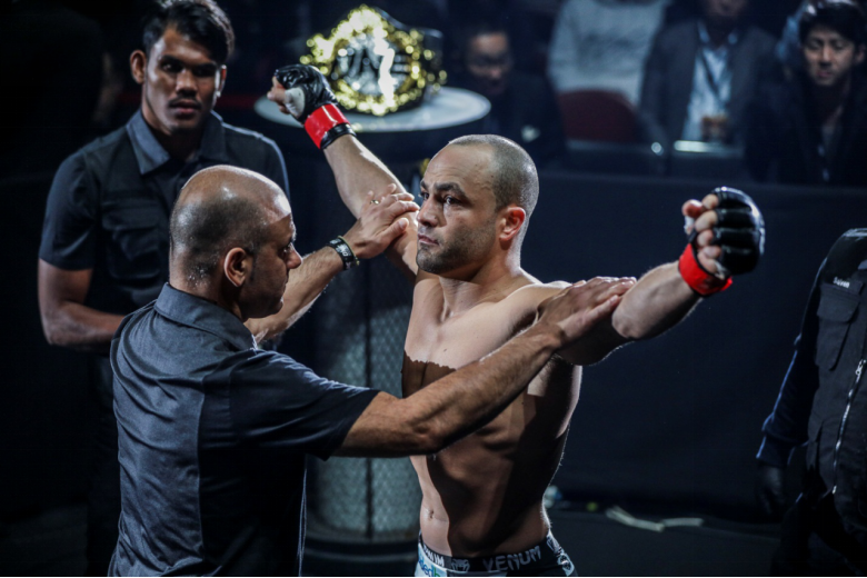 Huyền thoại MMA phương Đông Folayang và những cơ hội đạt vinh quang cuối cùng