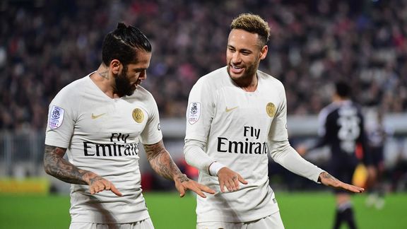 Chuyển nhượng Barca 28/7: Alves có kế hoạch trở lại Barca cùng Neymar