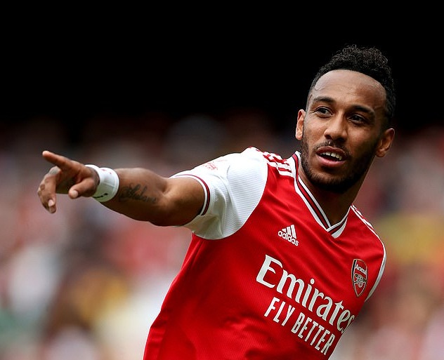 Lacazette chấn thương, Aubameyang nổ súng và các điểm nhấn trận Arsenal vs Lyon