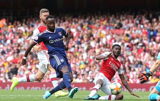Lacazette chấn thương, Aubameyang nổ súng và các điểm nhấn trận Arsenal vs Lyon