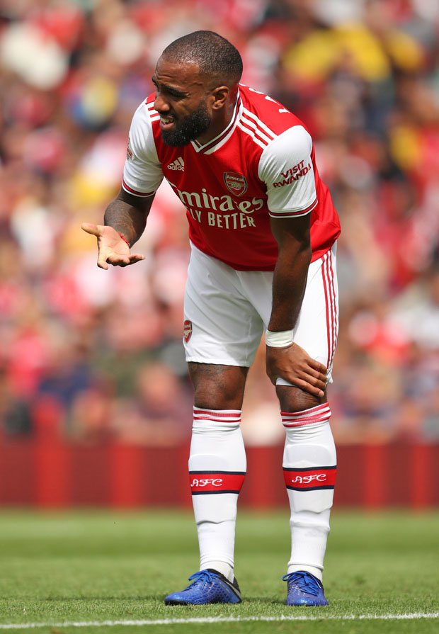 Lacazette chấn thương, Aubameyang nổ súng và các điểm nhấn trận Arsenal vs Lyon