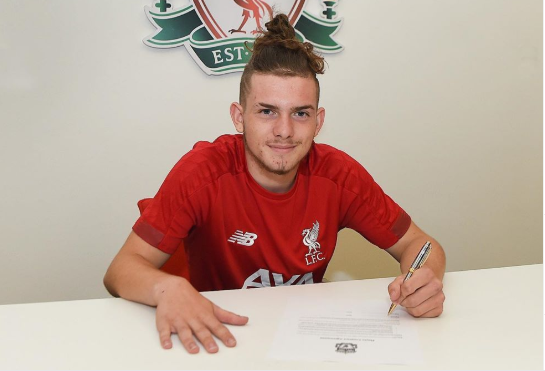 Liverpool ký hợp đồng với cầu thủ trẻ nhất Premier League