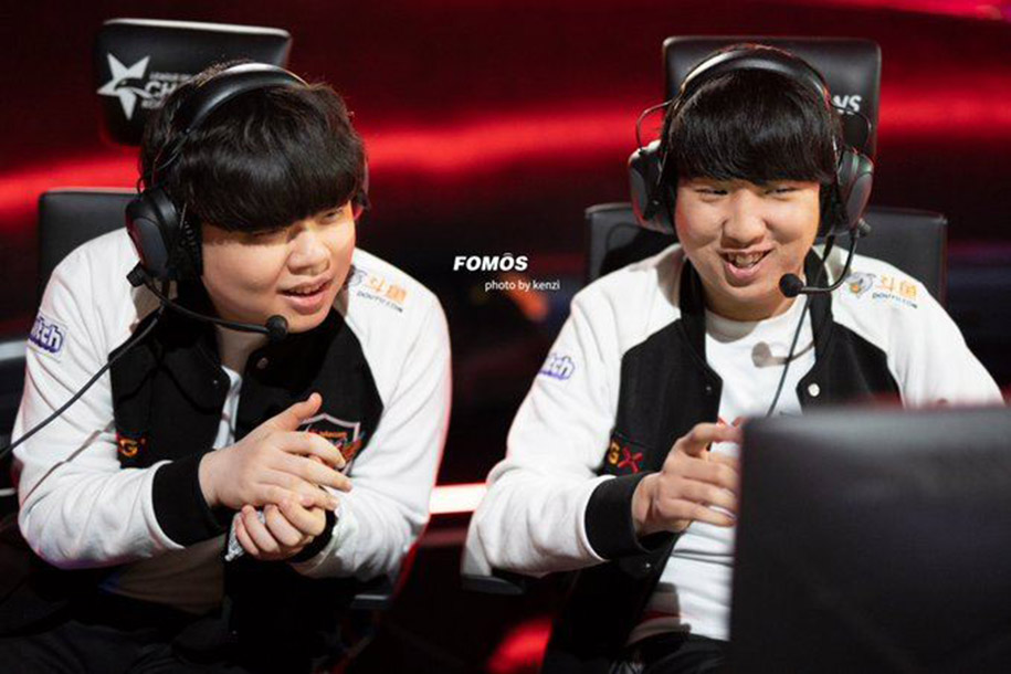 Phục thù Griffin thành công, SKT khiến cuộc đua playoff thêm phần khó lường